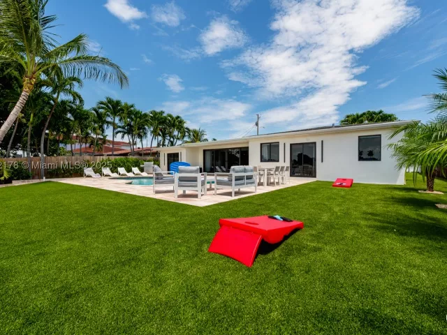4-bedroom home for rent in Miami - 21230 NE 25th Ct - MondialRealty