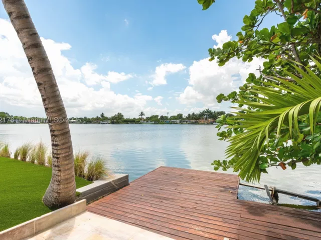 4-bedroom home for rent in Miami - 21230 NE 25th Ct - MondialRealty
