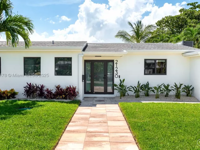 4-bedroom home for rent in Miami - 21230 NE 25th Ct - MondialRealty