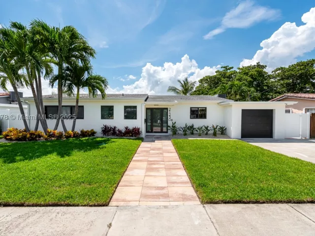 4-bedroom home for rent in Miami - 21230 NE 25th Ct - MondialRealty