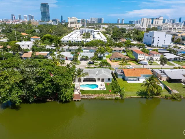 4-bedroom home for rent in Miami - 21230 NE 25th Ct - MondialRealty