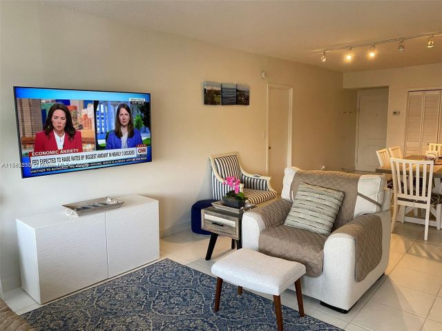 Apartment for rent  Unit #419 - photo 7434498