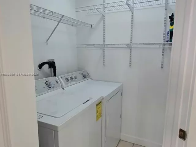 4-bedroom home for rent in Doral - 5570 NW 107th Ave 902 - MondialRealty