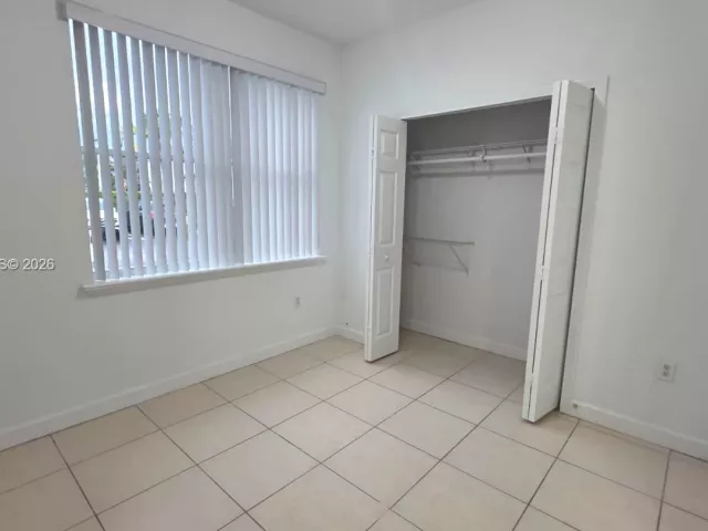 4-bedroom home for rent in Doral - 5570 NW 107th Ave 902 - MondialRealty
