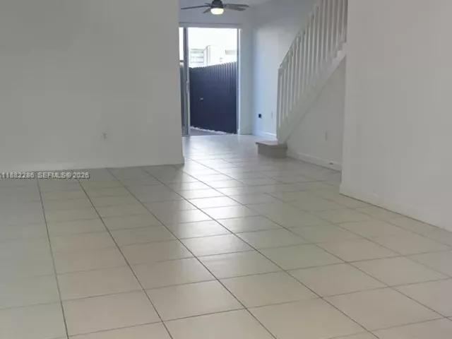 4-bedroom home for rent in Doral - 5570 NW 107th Ave 902 - MondialRealty