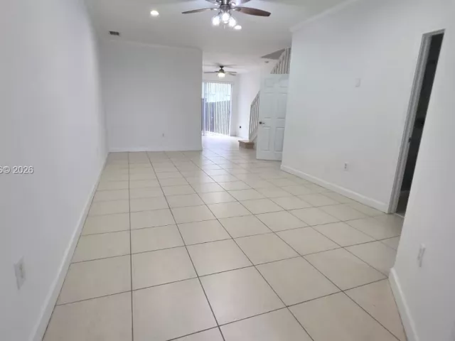 4-bedroom home for rent in Doral - 5570 NW 107th Ave 902 - MondialRealty
