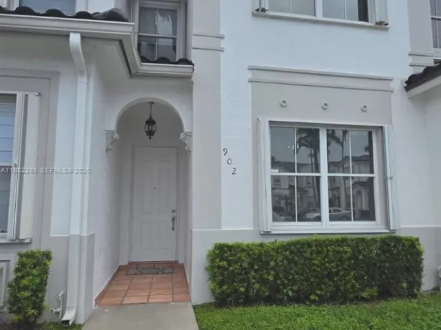 4-bedroom home for rent in Doral - 5570 NW 107th Ave 902 - MondialRealty