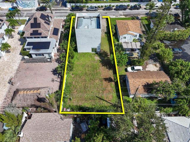 Home for sale at 322 N Lakeside Court - photo 6592434