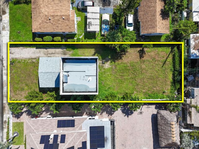 Home for sale at 322 N Lakeside Court - photo 6592435