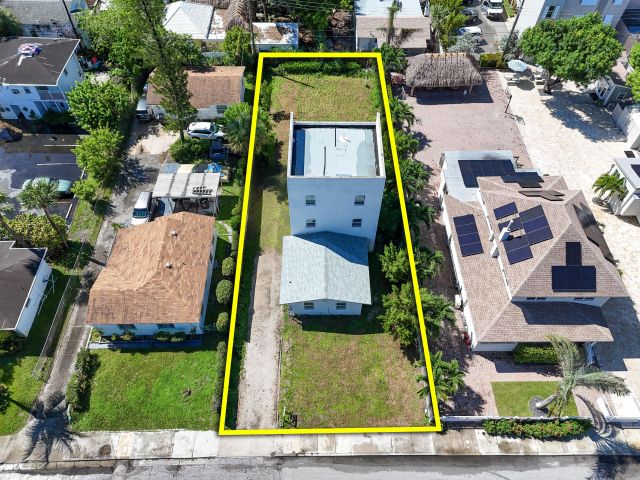 Home for sale at 322 N Lakeside Court - photo 6592436