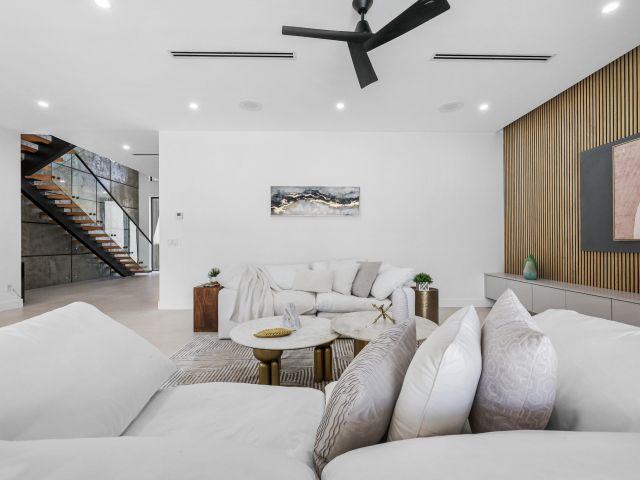 Home for sale at 1013 SE 9 Street - photo 6564002