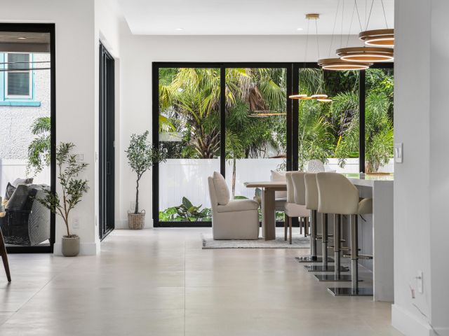 Home for sale at 1013 SE 9 Street - photo 6564004