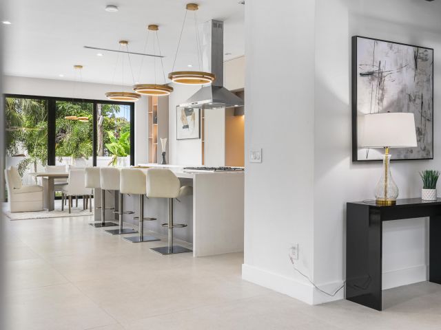 Home for sale at 1013 SE 9 Street - photo 6564007