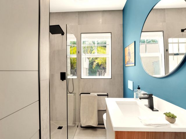 Home for sale at 910 NE 2nd Avenue - photo 6595078