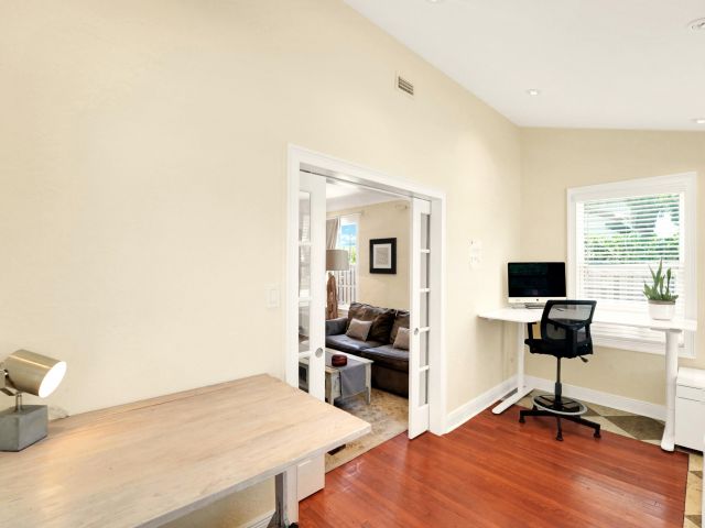 Home for sale at 910 NE 2nd Avenue - photo 6595086