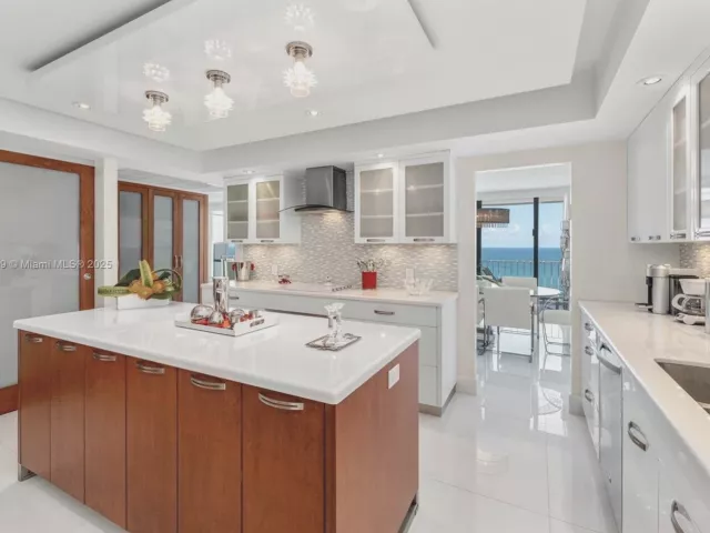 Apartment for sale  Unit #1401 - photo 6566610