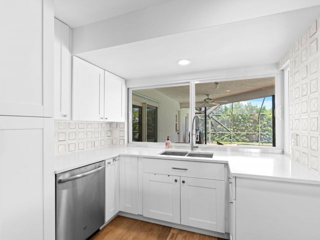 Home for rent at 1039 NW 8th Street - photo 6593954