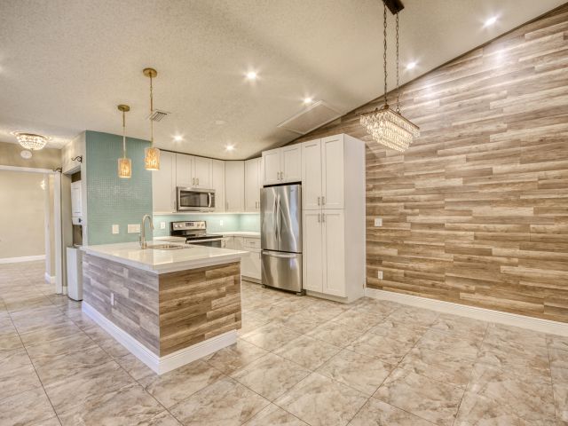 Home for rent at 9109 SW 21st Street E - photo 6593711