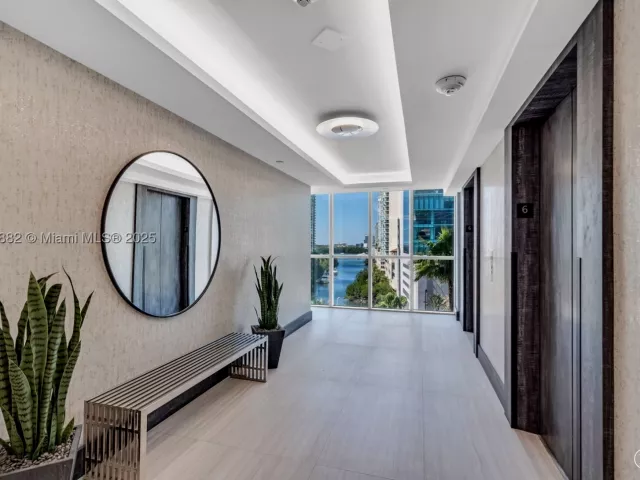 2-bedroom condo for sale in Sunny Isles Beach - 16485 Collins Ave PH35C - MondialRealty