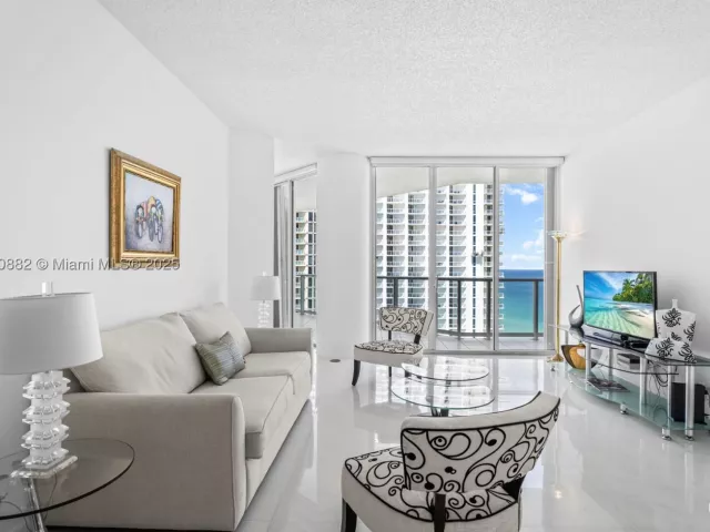 2-bedroom condo for sale in Sunny Isles Beach - 16485 Collins Ave PH35C - MondialRealty