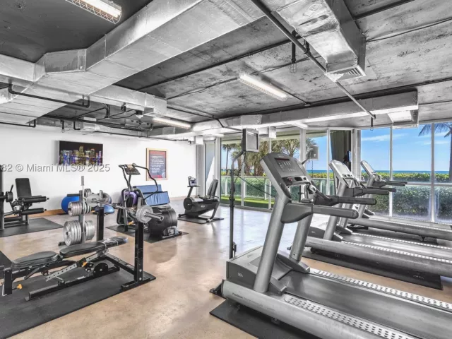 2-bedroom condo for sale in Sunny Isles Beach - 16485 Collins Ave PH35C - MondialRealty