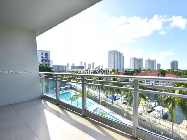 2-bedroom condo for rent in Aventura - 2950 NE 188th St 336 - MondialRealty