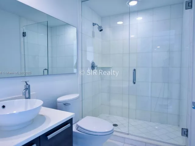 2-bedroom condo for sale in Aventura - 2950 NE 188th St 336 - MondialRealty