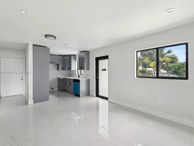 3-bedroom home for rent in Miami - 10344 NW 29th Ave 10344 - MondialRealty