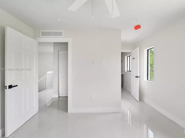 3-bedroom home for rent in Miami - 10344 NW 29th Ave 10344 - MondialRealty