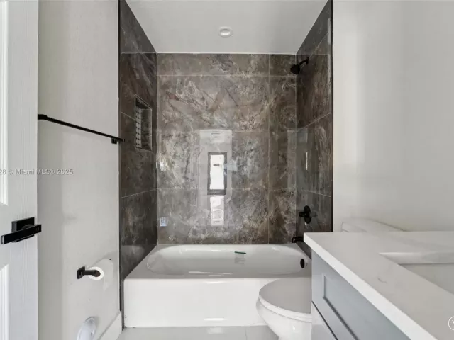 3-bedroom home for rent in Miami - 10344 NW 29th Ave 10344 - MondialRealty