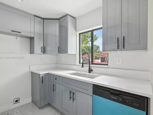 3-bedroom home for rent in Miami - 10344 NW 29th Ave 10344 - MondialRealty