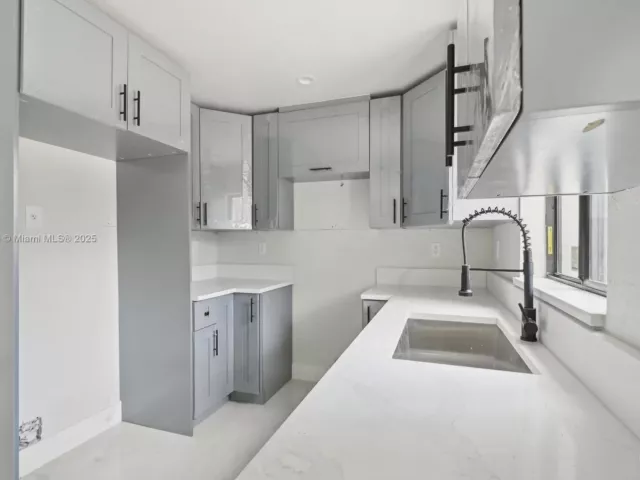 3-bedroom home for rent in Miami - 10344 NW 29th Ave 10344 - MondialRealty