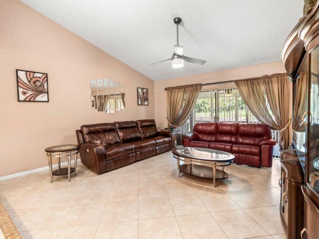 Home for sale at 10633 Greenbriar Court - photo 6593586