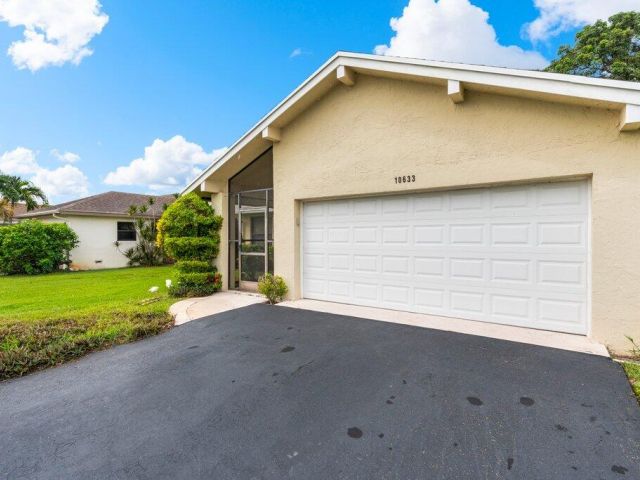 Home for sale at 10633 Greenbriar Court - photo 6593589