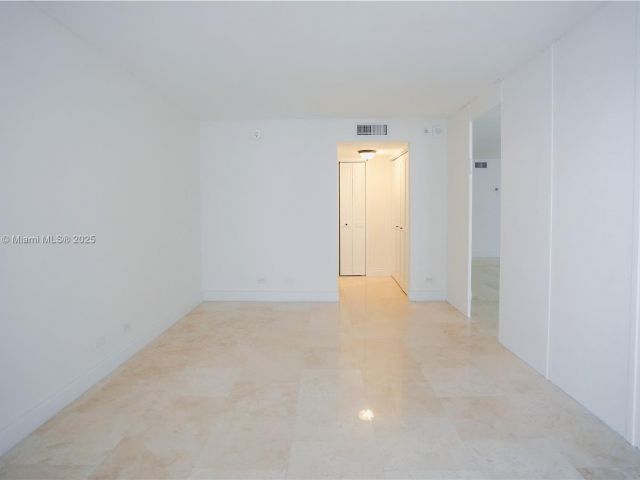 Apartment for rent  Unit #503 - photo 6566375