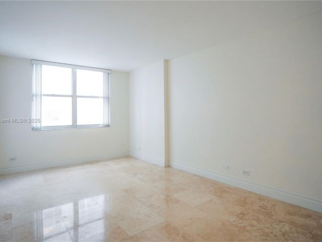Apartment for rent  Unit #503 - photo 6566376