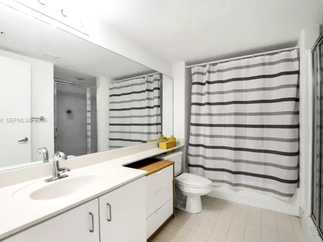 2-bedroom condo for sale in Miami Beach - 650 West Ave 704 - MondialRealty