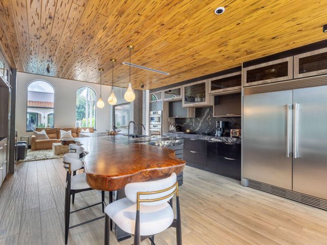 Home for sale at 290 NW 6th Street - photo 6593680