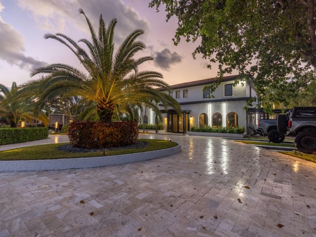 Home for sale at 290 NW 6th Street - photo 6593696