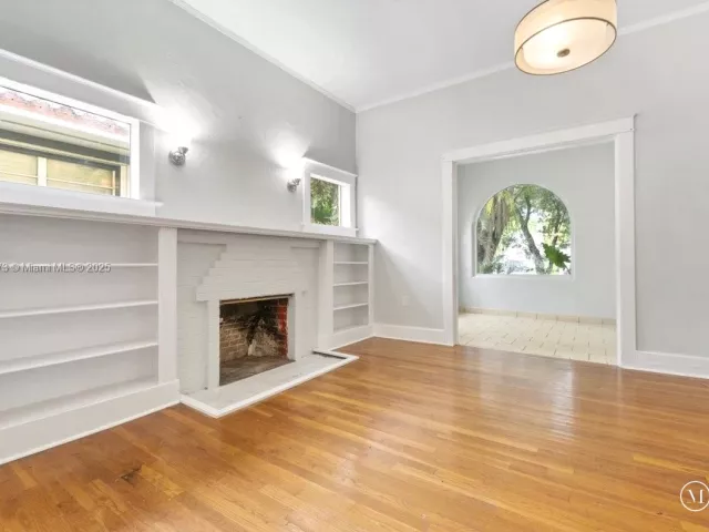 2-bedroom home for rent in Miami - 34 SW 18th Rd 0 - MondialRealty