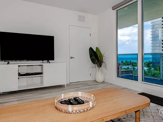 1-bedroom condo for rent in Miami Beach -  - MondialRealty