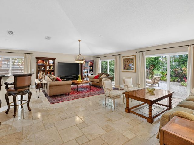 Home for sale at 523 Canoe Point - photo 6656857