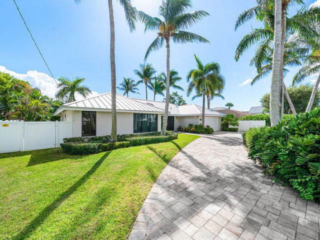 Home for sale at 3026 NE 6th Drive - photo 6592903