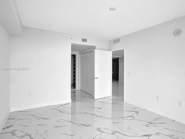 2-bedroom condo for sale in Sunny Isles Beach - 330 Sunny Isles Blvd 5-2205 - MondialRealty