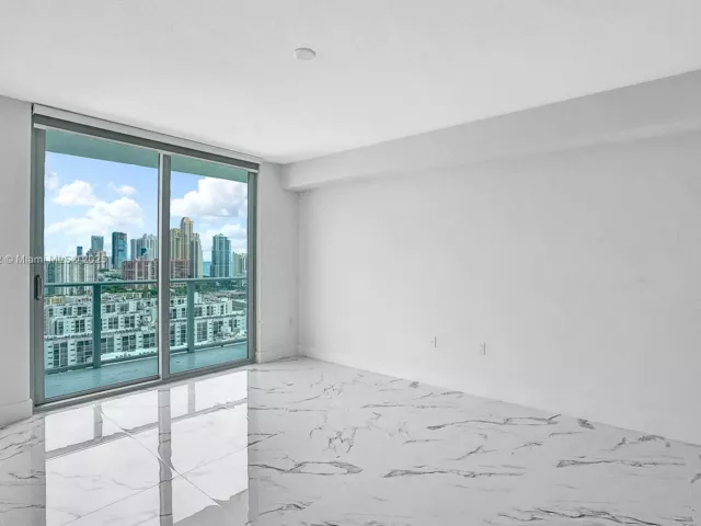 2-bedroom condo for sale in Sunny Isles Beach - 330 Sunny Isles Blvd 5-2205 - MondialRealty