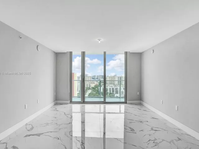 2-bedroom condo for sale in Sunny Isles Beach - 330 Sunny Isles Blvd 5-2205 - MondialRealty