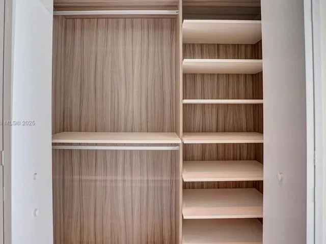 2-bedroom condo for sale in Sunny Isles Beach - 330 Sunny Isles Blvd 5-2205 - MondialRealty