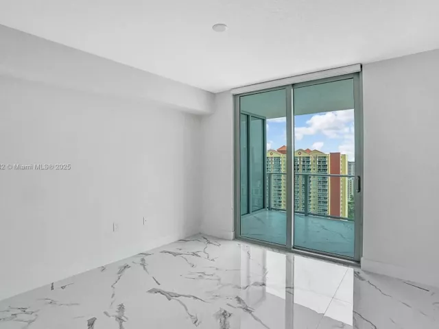 2-bedroom condo for sale in Sunny Isles Beach - 330 Sunny Isles Blvd 5-2205 - MondialRealty
