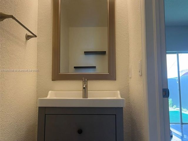 Home for rent at 17018 SW 138th Ct 0 - photo 7466325