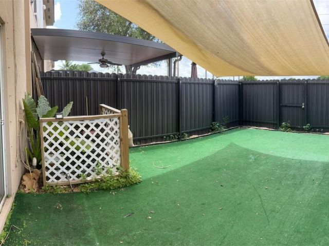 Home for rent at 17018 SW 138th Ct 0 - photo 7466326